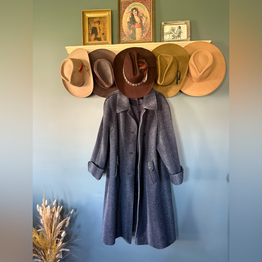 Stunning Lama-Laine Superfine Qualit Wool Black / Purple Coat Sz 6